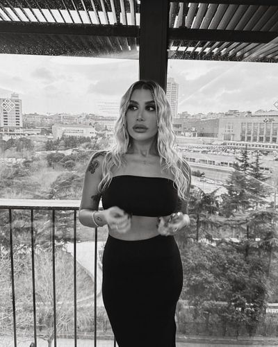 İrem Derici seksi ifşa fotoğrafı 69