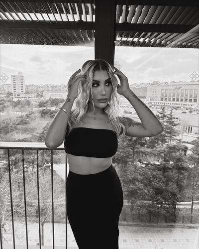 İrem Derici seksi ifşa fotoğrafı 90