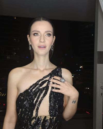 İrem Helvacıoğlu seksi ifşa fotoğrafı 222