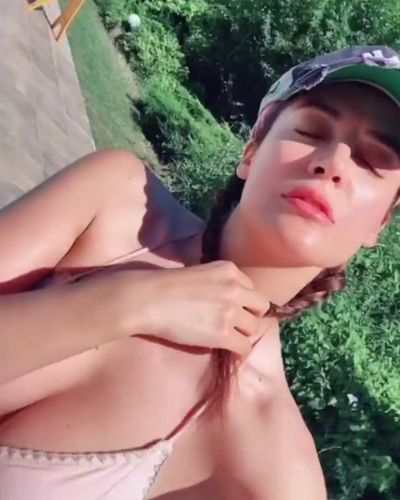 İrem Sak seksi ifşa fotoğrafı 5