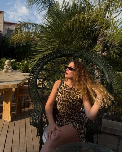 Irmak Arıcı seksi ifşa fotoğrafı 858