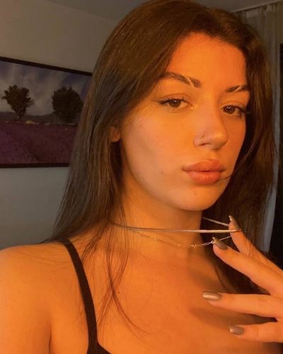Kardelen Akıncı seksi ifşa fotoğrafı 13
