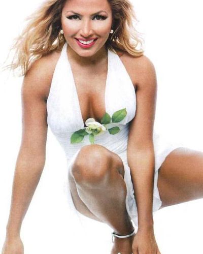 Lerzan Mutlu seksi ifşa fotoğrafı 6 — Lerzan Mutlu Sexy Photos (2022)