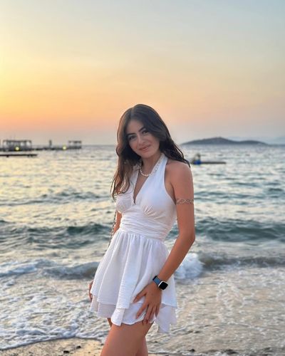 Leya Kırşan seksi ifşa fotoğrafı 33