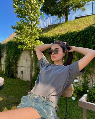 Lizge Cömert seksi ifşa fotoğrafı 4