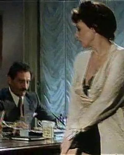 Magali Noel seksi ifşa fotoğrafı 11 — La Banca Di Monate (1976)