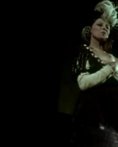 Magali Noel seksi ifşa fotoğrafı 5 — Master Of Love (1979)