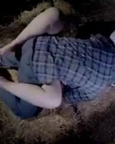 Maral Büyüksaraç seksi ifşa fotoğrafı 2 — Ay Büyürken Uyuyamam (2022)