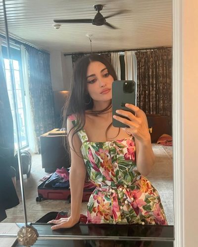 Melike İpek Yalova seksi ifşa fotoğrafı 19