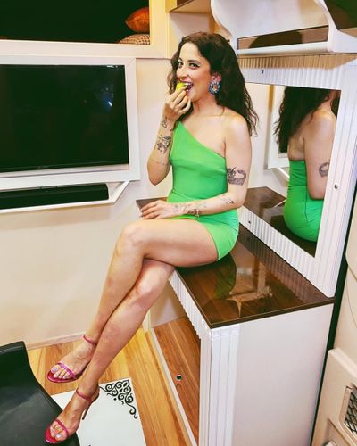 Melike Şahin seksi ifşa fotoğrafı 21