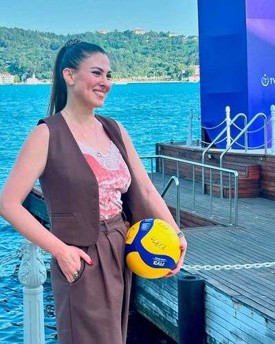 Melis Babadağ seksi ifşa fotoğrafı 11