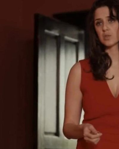 Melis Birkan seksi ifşa fotoğrafı 3 — 46 Yok Olan (2016)