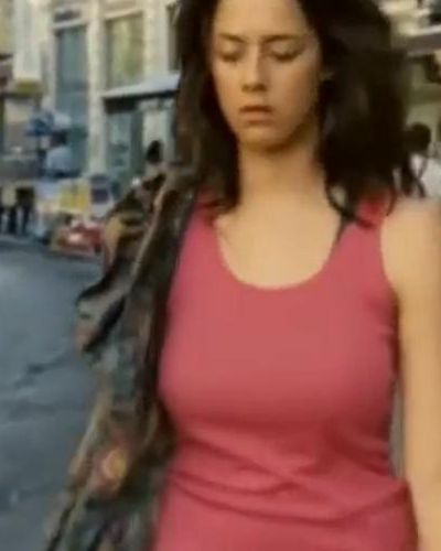 Melis Birkan seksi ifşa fotoğrafı 13 — Issız Adam (2008)