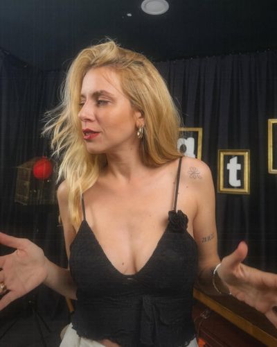 Melis İşiten seksi ifşa fotoğrafı 16
