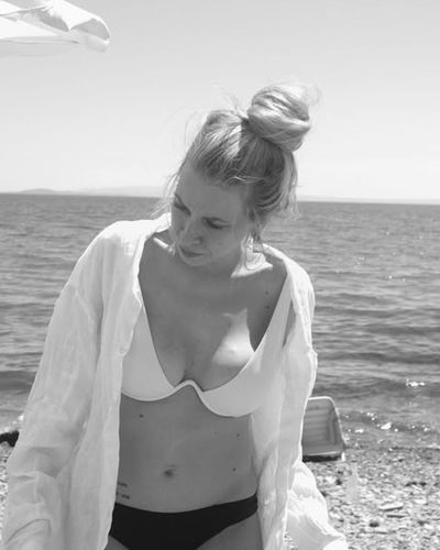 Melis İşiten seksi ifşa fotoğrafı 1