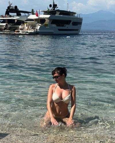 Melis Sezen seksi ifşa fotoğrafı 599