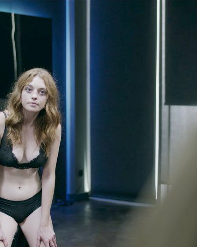 Melis Sezen seksi ifşa fotoğrafı 11 — Fatma (2021)