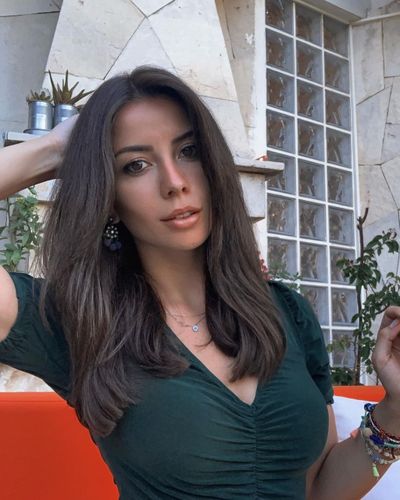 Melis Tüzüngüç seksi ifşa fotoğrafı 22