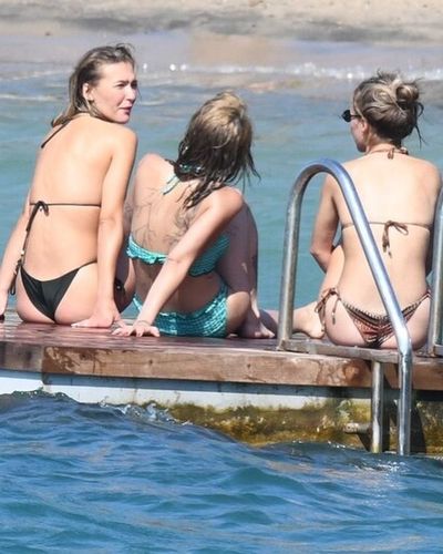 Melisa Döngel seksi ifşa fotoğrafı 1160
