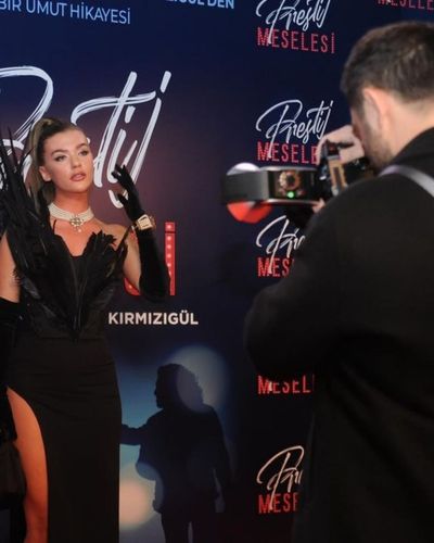 Melisa Döngel seksi ifşa fotoğrafı 89851