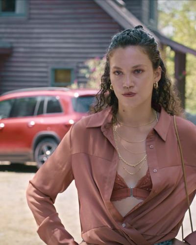 Melisa Şenolsun seksi ifşa fotoğrafı 18 — Atiye (2019)