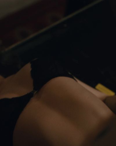 Melisa Şenolsun seksi ifşa fotoğrafı 22 — Atiye (2019)