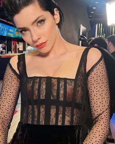 Merve Boluğur seksi ifşa fotoğrafı 366