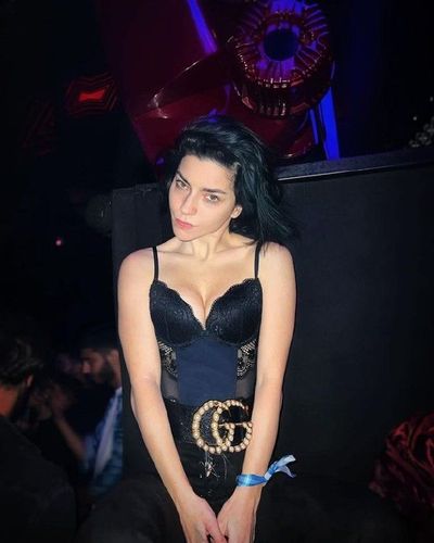 Merve Boluğur seksi ifşa fotoğrafı 377