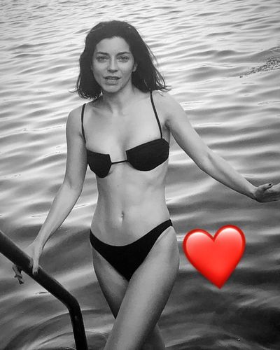 Merve Boluğur seksi ifşa fotoğrafı 379