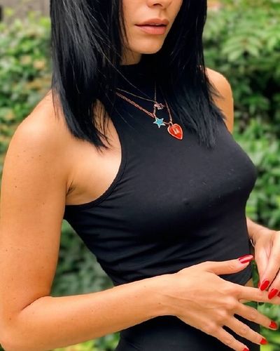 Merve Boluğur seksi ifşa fotoğrafı 385