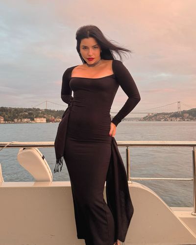 Merve Boluğur seksi ifşa fotoğrafı 404