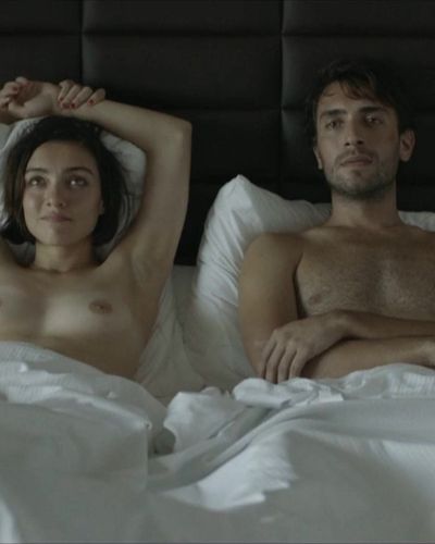 Merve Dizdar seksi ifşa fotoğrafı 1 — Körfez (2017)