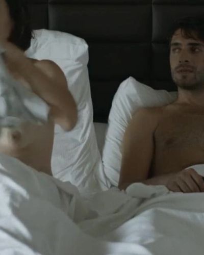 Merve Dizdar seksi ifşa fotoğrafı 6 — Körfez (2017)