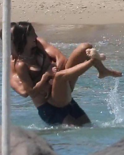 Merve Oflaz seksi ifşa fotoğrafı 276