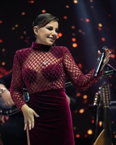 Merve Özbey seksi ifşa fotoğrafı 32