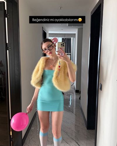 Meryem Can seksi ifşa fotoğrafı 1