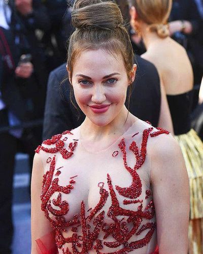 Meryem Uzerli seksi ifşa fotoğrafı 2 — Meryem Uzerli Sexy And Hot Photos Collection (2025)