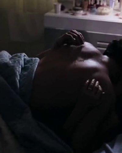 Mihriban Er seksi ifşa fotoğrafı 8 — Köksüz (2014)