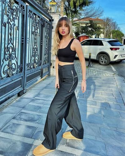 Mina Derman seksi ifşa fotoğrafı 2