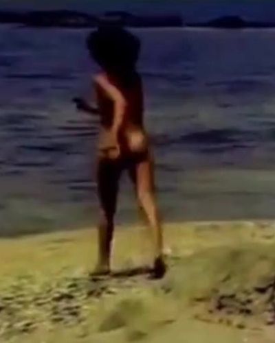 Mine Eren seksi ifşa fotoğrafı 1 — Ah Bu Ne Dünya (1978)