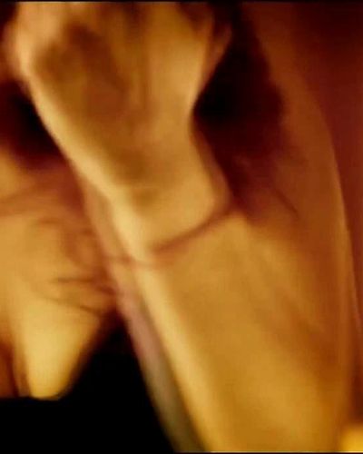 Mine Tuğay seksi ifşa fotoğrafı 1 — Herkes Mi Aldatır? (2010)