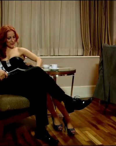 Mine Tuğay seksi ifşa fotoğrafı 11 — Herkes Mi Aldatır? (2010)
