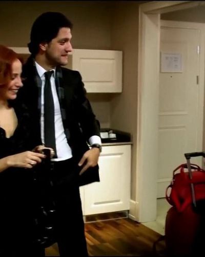 Mine Tuğay seksi ifşa fotoğrafı 12 — Herkes Mi Aldatır? (2010)