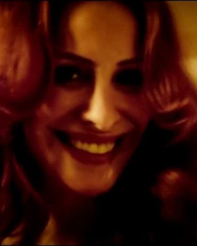 Mine Tuğay seksi ifşa fotoğrafı 2 — Herkes Mi Aldatır? (2010)