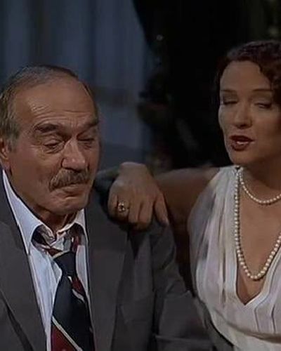 Müjde Ar seksi ifşa fotoğrafı 2 — Eğreti Gelin (2005)