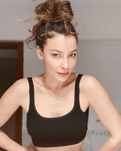 Müjde Uzman seksi ifşa fotoğrafı 130