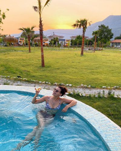 Müjde Uzman seksi ifşa fotoğrafı 160