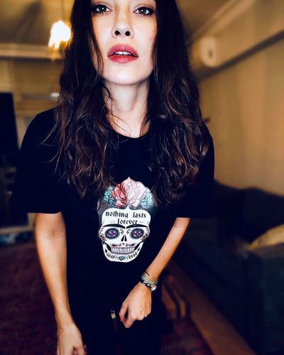 Müjde Uzman seksi ifşa fotoğrafı 23