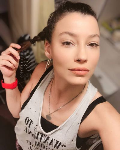 Müjde Uzman seksi ifşa fotoğrafı 37