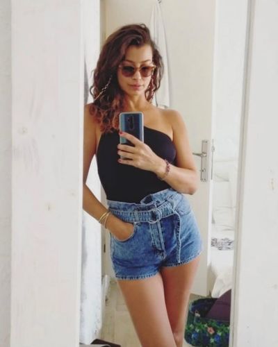 Müjde Uzman seksi ifşa fotoğrafı 40
